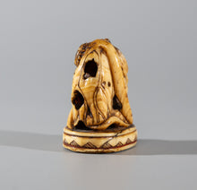 Load image into Gallery viewer, Netsuke – Seal