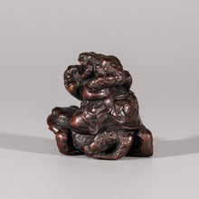 Load image into Gallery viewer, Netsuke - Gama Sennin with Two Toads