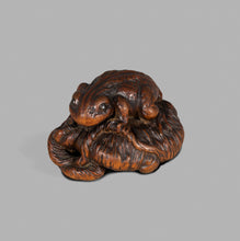 Load image into Gallery viewer, Netsuke - Toad on a Sandal