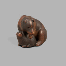 Load image into Gallery viewer, Netsuke - Mother and Pup