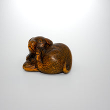 Load image into Gallery viewer, Netsuke - Pup Holding a Fish