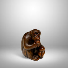 Load image into Gallery viewer, Netsuke – Monkey Eating a Peach