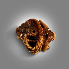 Load image into Gallery viewer, Netsuke - Family Frogs