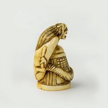 Load image into Gallery viewer, Netsuke - Kiyohime wrapped around the bell of Dojo-ji