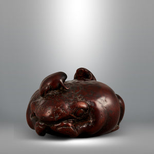 Netsuke - Toad and Young