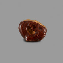 Load image into Gallery viewer, Netsuke - Snail Upon a Chestnut